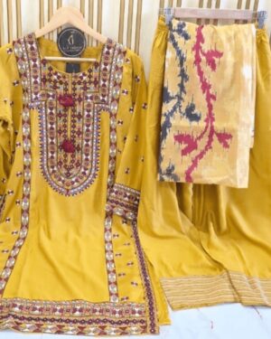 Trendy Royal Elegance Kurta set